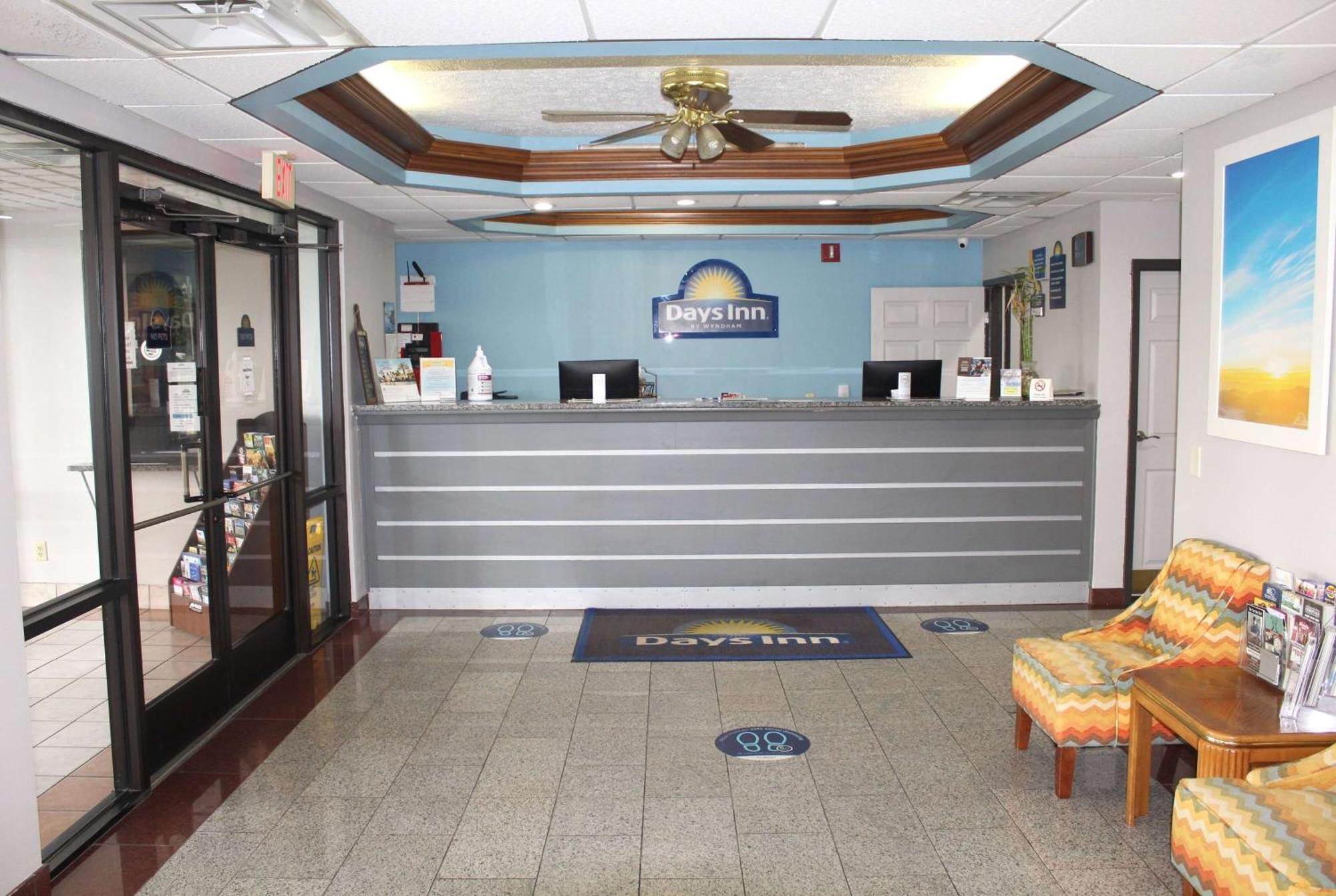 Days Inn By Wyndham Franklin Bagian luar foto